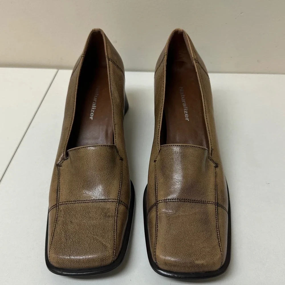 Vintage Naturalizer Womens 8M Taupe Leather Square Toe Block Heel Loafer Pumps
